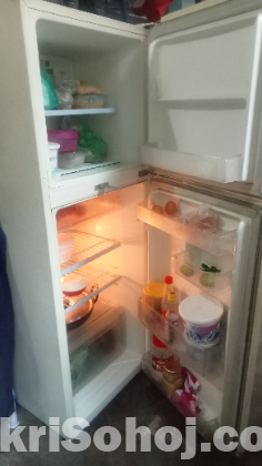 Refrigerator বিক্রয় করা হবে।